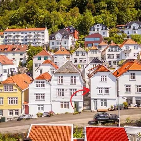 Leilighet I Bergens Vakreste Gate - Nydelig Utsikt Over Innseilingen Til Bergen! Экстерьер фото