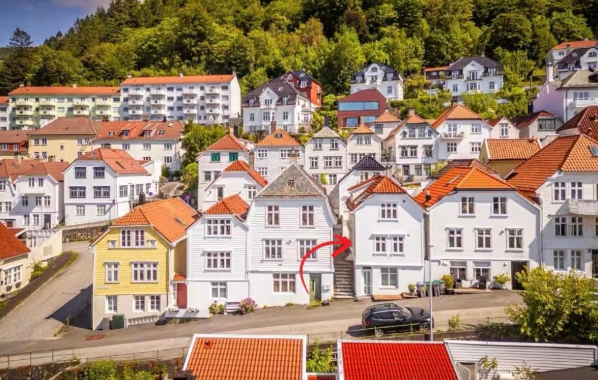 Leilighet I Bergens Vakreste Gate - Nydelig Utsikt Over Innseilingen Til Bergen! Экстерьер фото